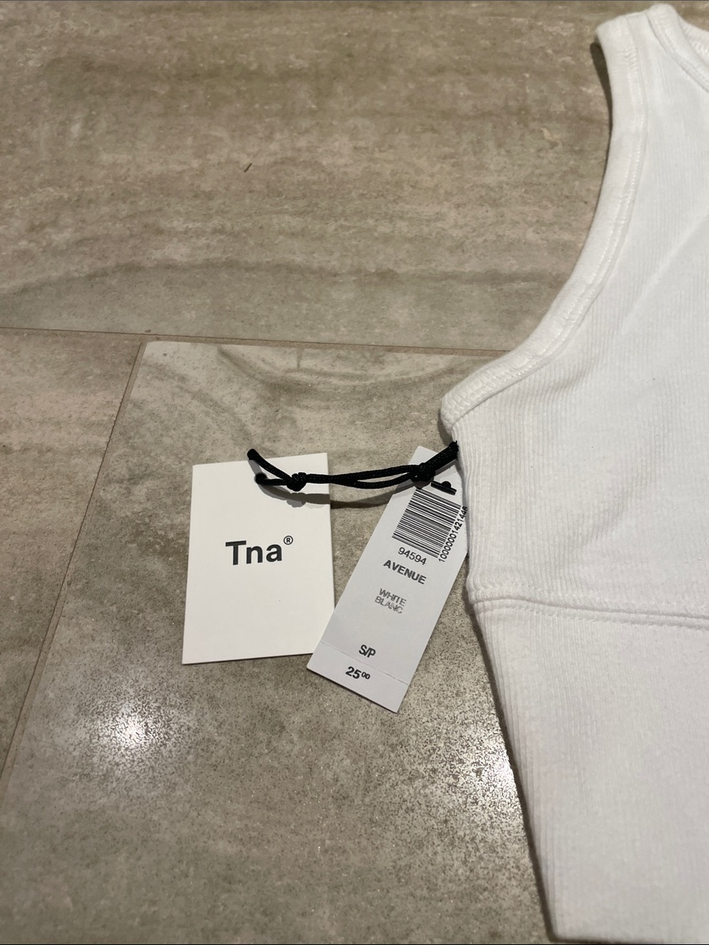 NWT Aritzia Tna Avenue Ribbed Cropped Racerback Tank Top, White, Size S - Picture 3 of 4